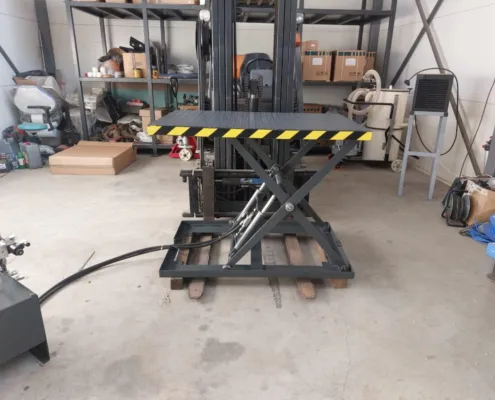 Small platform in the raised position